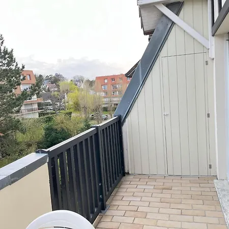 Cocon D'houlgate - A 500m De La Avec Son Balcon Vue Sur Le Jardin, 4 Couchages, Wifi Gratuite * Houlgate