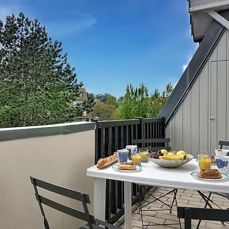 Cocon D'houlgate - A 500m De La Avec Son Balcon Vue Sur Le Jardin, 4 Couchages, Wifi Gratuite Apartment *