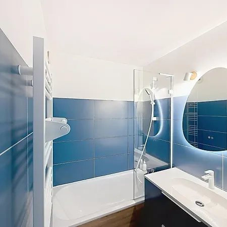 Apartment Cocon D'houlgate - A 500m De La Avec Son Balcon Vue Sur Le Jardin, 4 Couchages, Wifi Gratuite *