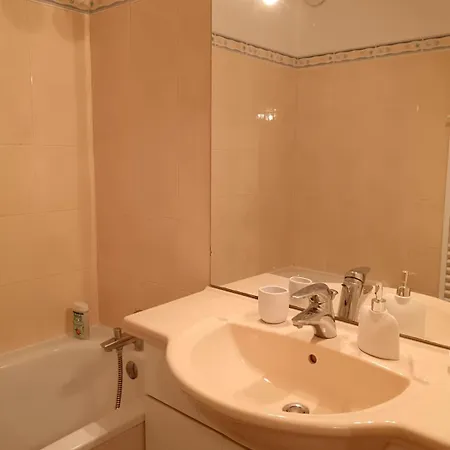 Apartman Marine - A 500m De La Avec Son Balcon Vue Sur Le Jardin, 4 Couchages, Wifi Gratuite *