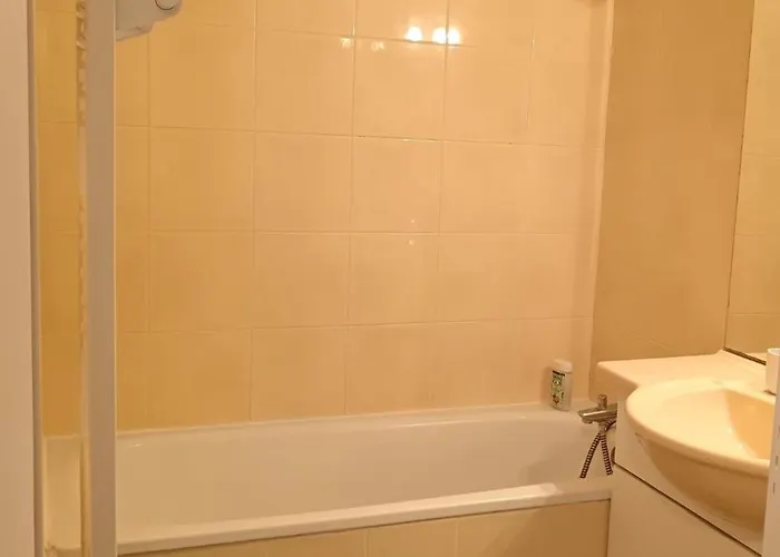 Marine - A 500m De La Avec Son Balcon Vue Sur Le Jardin, 4 Couchages, Wifi Gratuite Houlgate