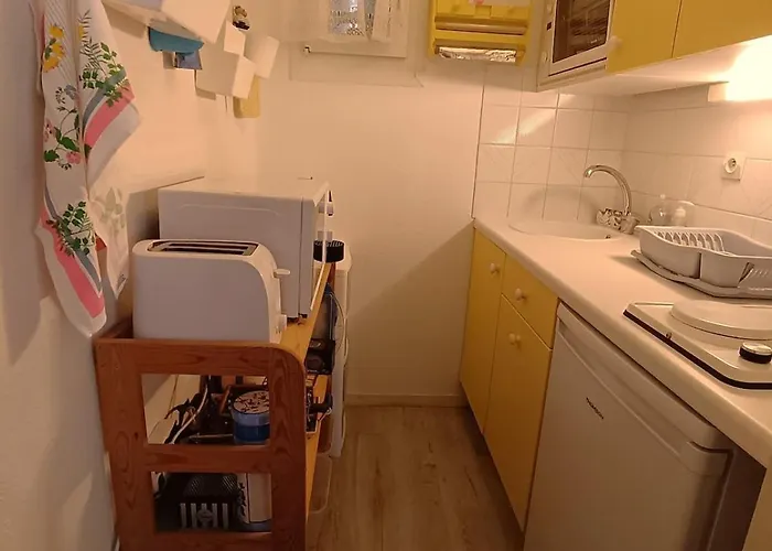 Marine - A 500m De La Avec Son Balcon Vue Sur Le Jardin, 4 Couchages, Wifi Gratuite Daire *